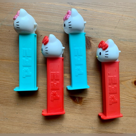 🎀4 Hello Kitty Vintage Pez Dispensers🎀 - Picture 3 of 5